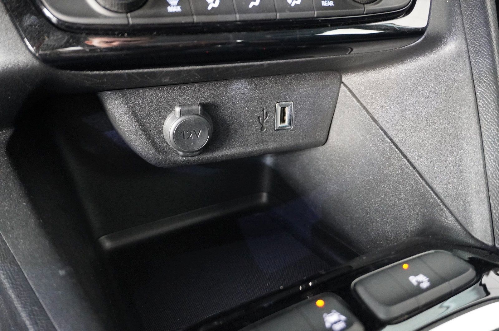 Fahrzeugabbildung Opel Corsa F 1.2 ELEGANCE NAVI/LED/KAMERA/SHZ/VIRT.