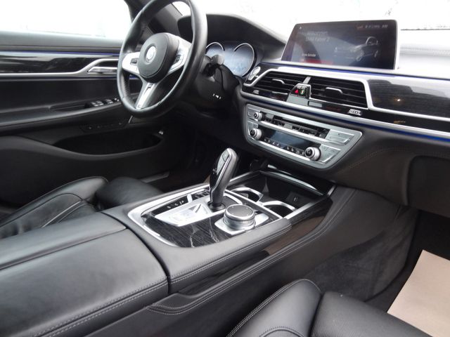 Fahrzeugabbildung BMW 750 d xDrive/M-Paket/Gestik/HUD/Laser/GSD/Luft/
