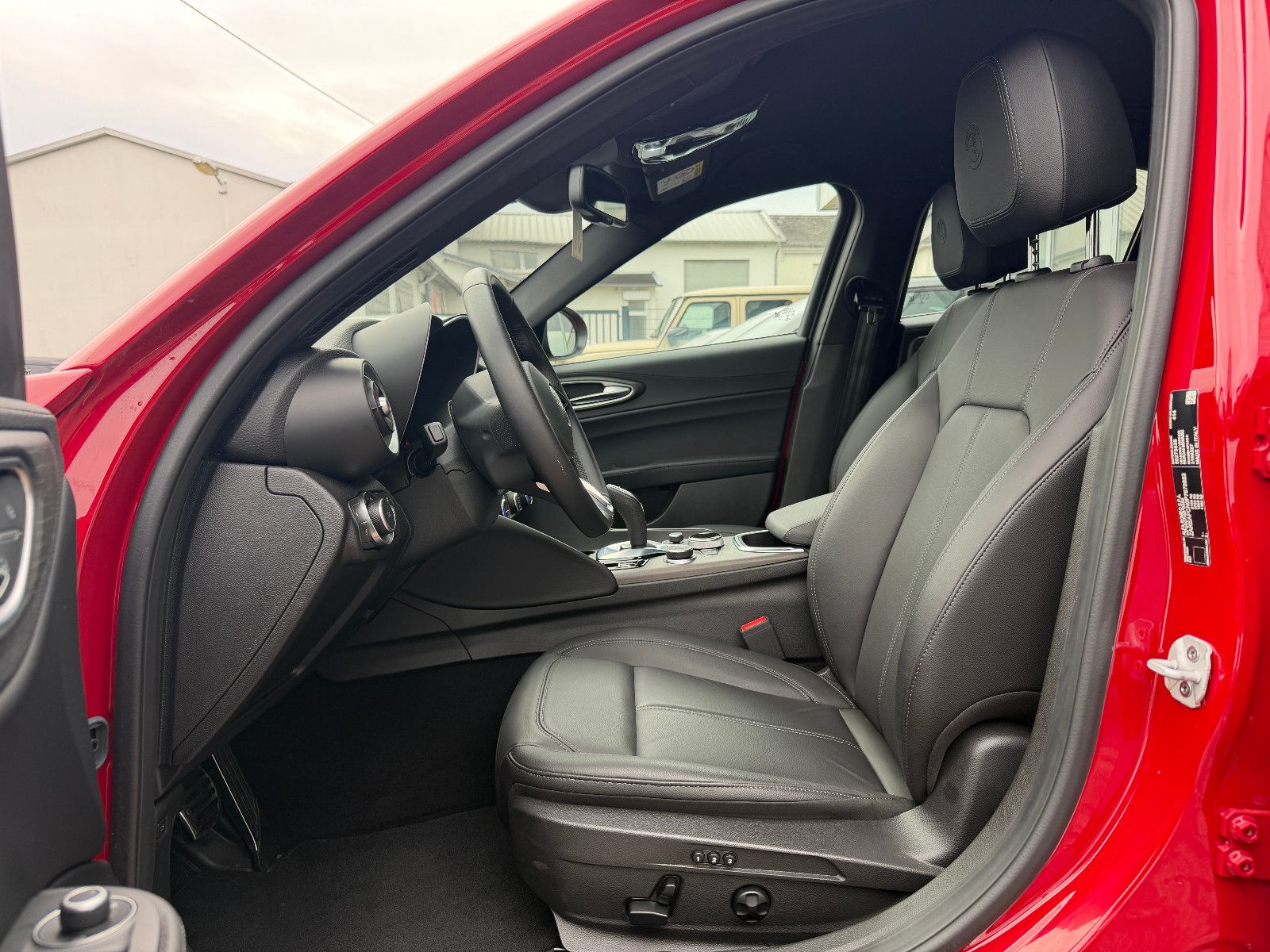 Fahrzeugabbildung Alfa Romeo Giulia Ti Q4/MEMORY/ACC/NAVI/KAMERA/SHZ