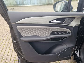 Bild 16 DFSK Forthing 4 U-Tour NOBLE 7 Sitze