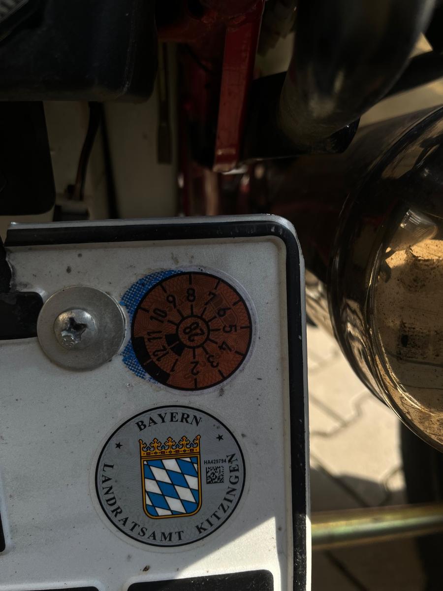 Access Motor  2011 — interior
