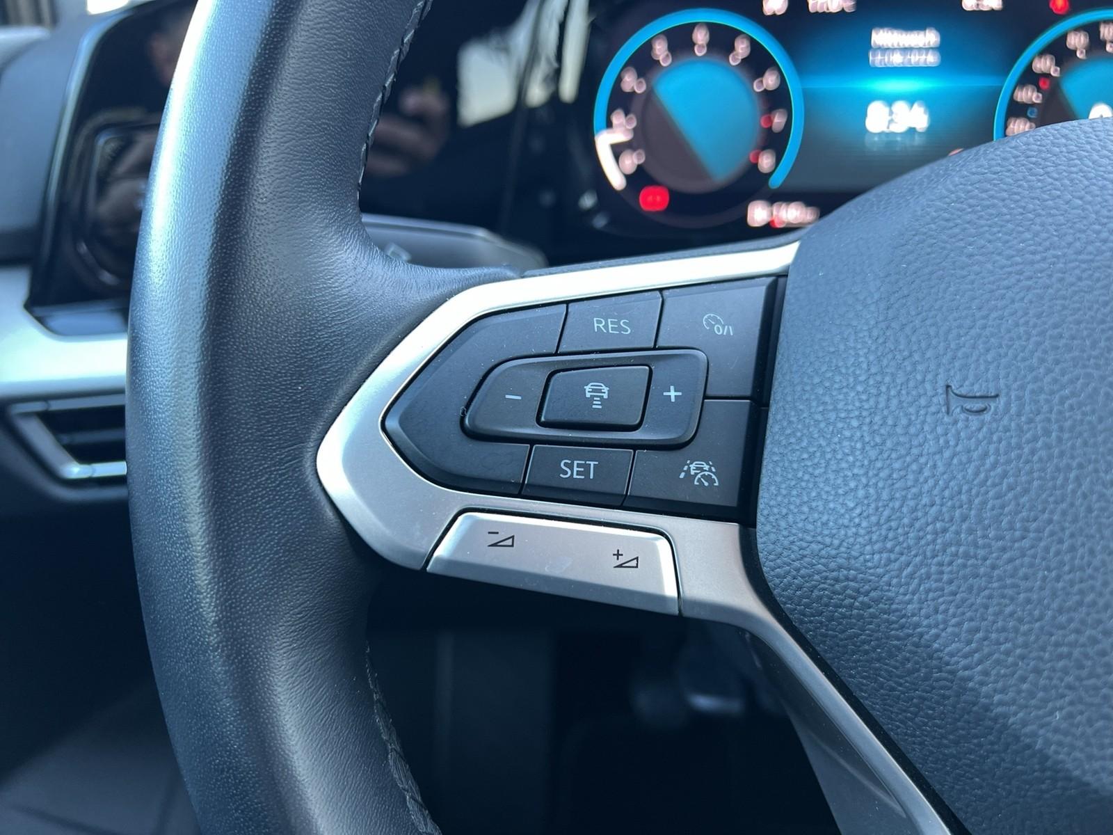 Volkswagen Golf VIII Variant 1.5 TSI Life MATRIX RFK NAVI