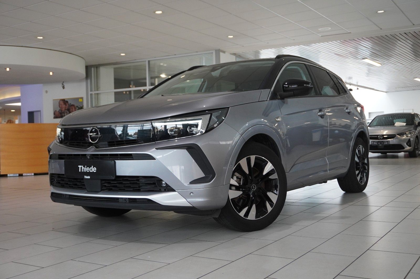 Fahrzeugabbildung Opel Grandland (X) ULTIMATE 4HYBRID NAVI/LED/SPORT/SH