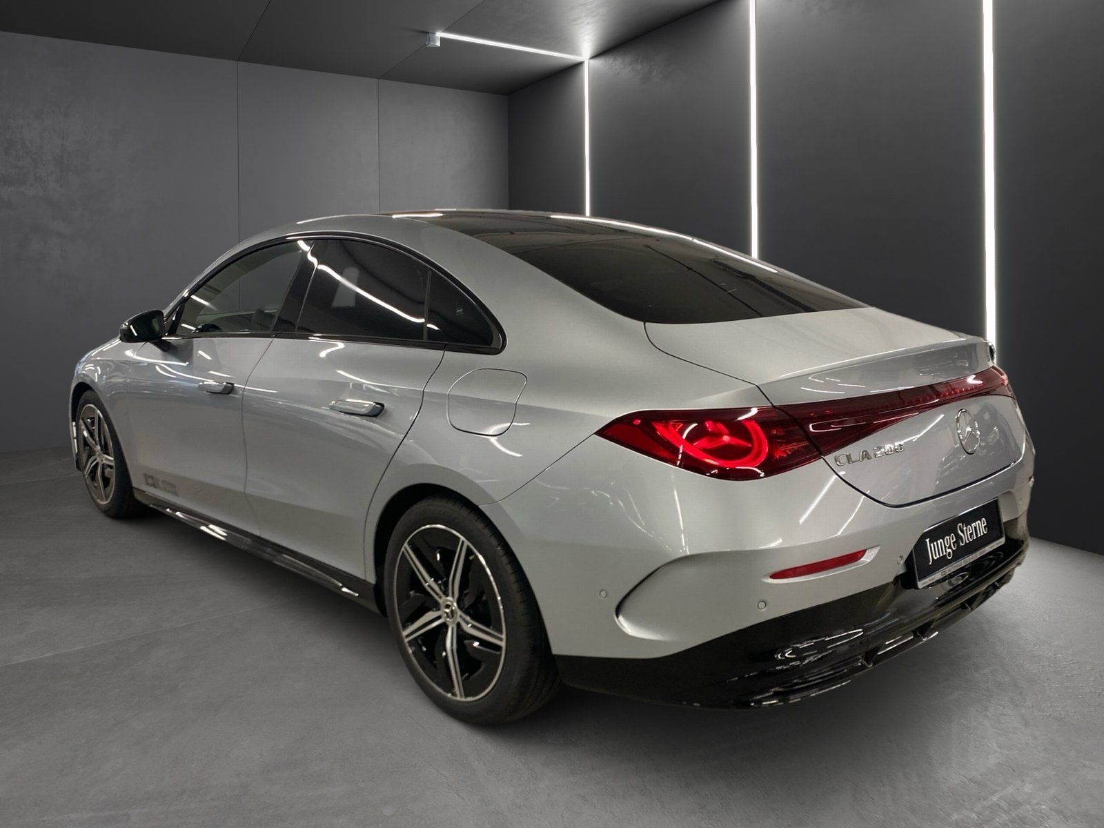 Fahrzeugabbildung Mercedes-Benz CLA 200 AMG*Distro*360°*MultiBeam*Night*Pano*LED