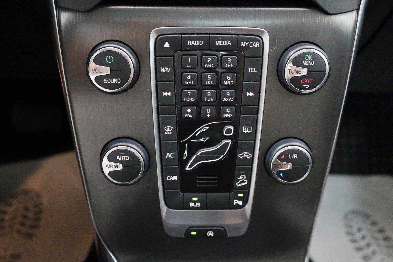 Fahrzeugabbildung Volvo V40 CrossCountry Kinetic AWD Navi,Panorama,Bliss