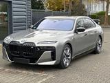 BMW M760e xDrive Fond Enter B&O SKY LOUNGE VOLLAUS - BMW M760 Gebrauchtwagen