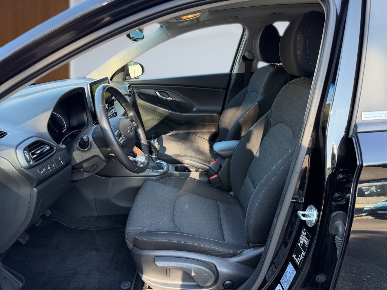 Fahrzeugabbildung Hyundai i30 Kombi Ed. 30+ *NAVI*LHZ*SPURH*USB*PANO*