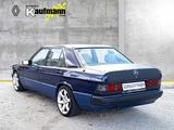 Mercedes-Benz 190 W201 E190 Lim 2.6 - Mercedes-Benz 190 mit Benzin-Antrieb: Limousine, mit Klimaanlage, 2.6