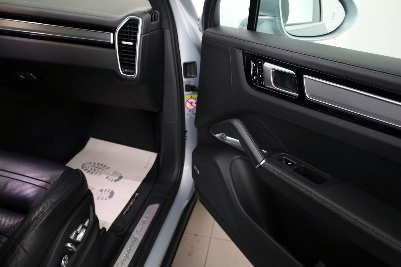 Fahrzeugabbildung Porsche Cayenne Turbo,Matrix-LED,360Kamera,Pano,AHK+WR