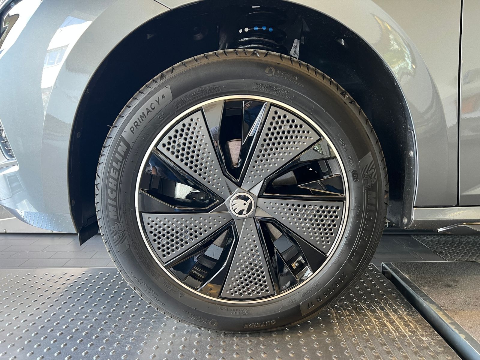 Fahrzeugabbildung SKODA Kamiq Monte Carlo 1.5 TSI DSG *AHK vorb., Matrix