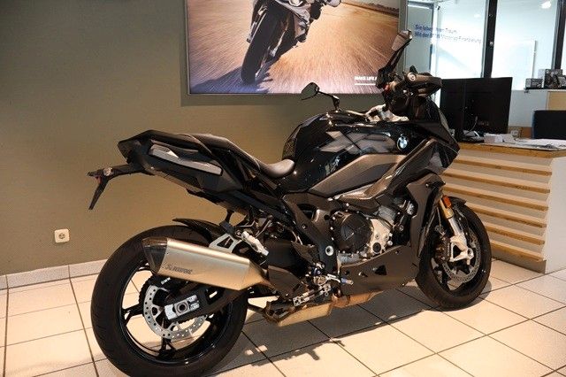 Fahrzeugabbildung BMW S1000XR mit Tieferlegung, Carbon & Frästeile