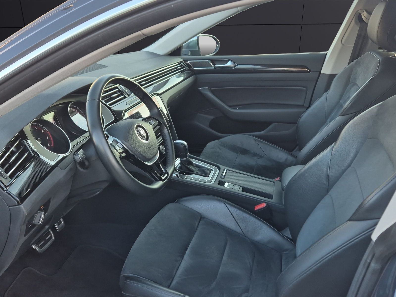 Fahrzeugabbildung Volkswagen Arteon Elegance 2.0 TSI AHK Navi LED Leder