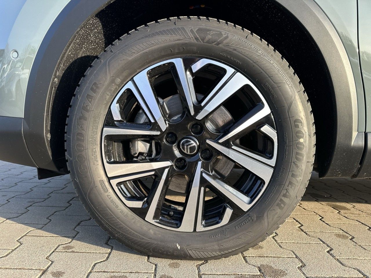 Fahrzeugabbildung Citroën C4 Benziner 130 Automatik MAX