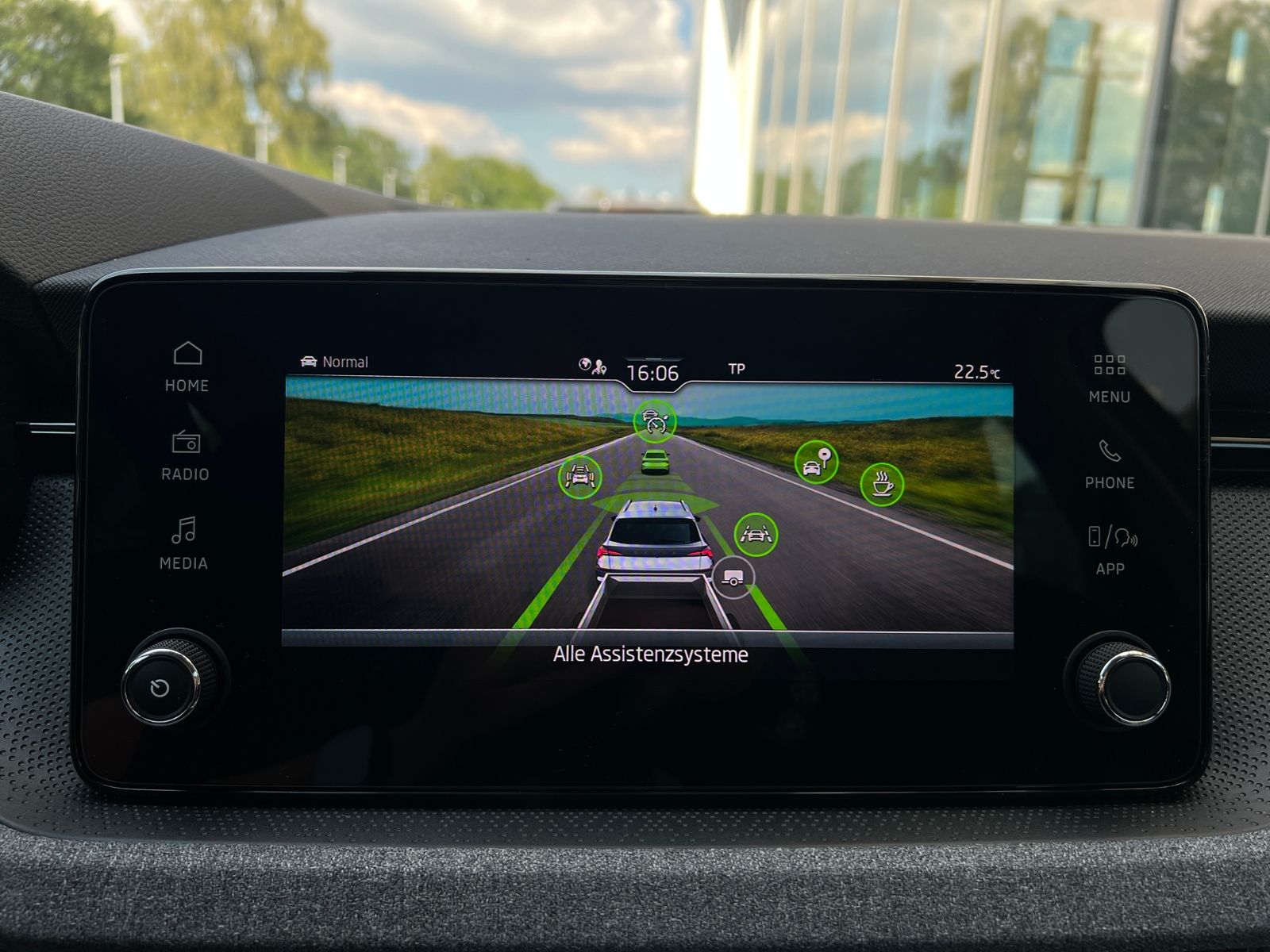 Fahrzeugabbildung SKODA Kamiq Selection 1.0 TSI DSG *AHK, ACC, LED, Kame