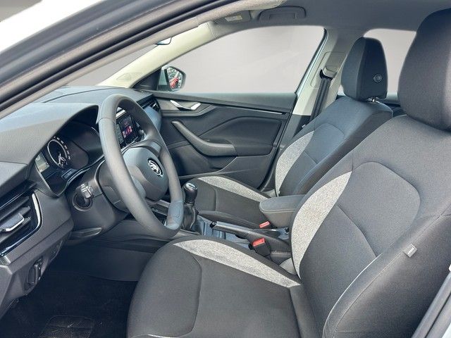 Fahrzeugabbildung SKODA Scala 1.0TSI Active LED+SPURHALTE+BT+USB+++