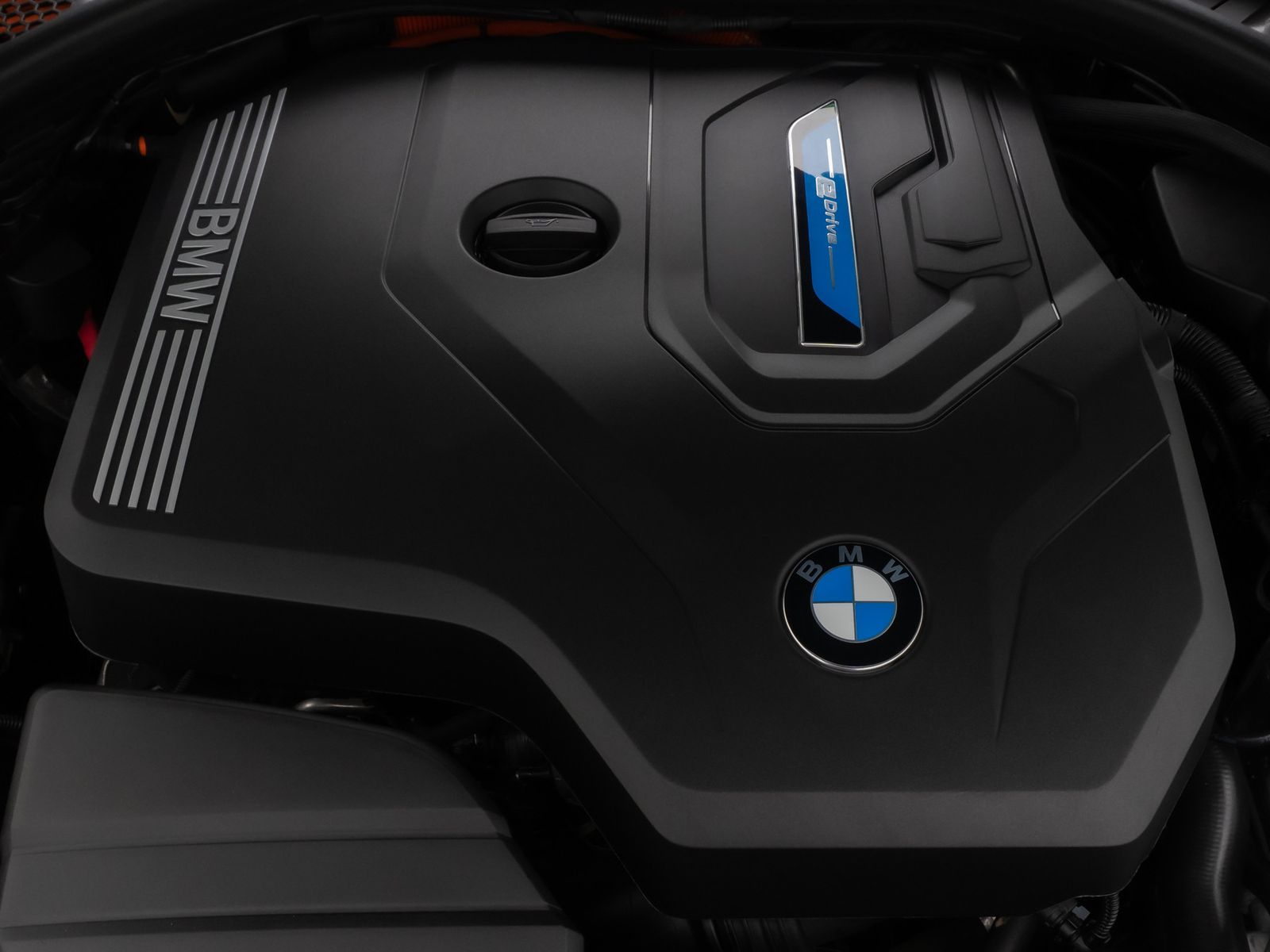 Fahrzeugabbildung BMW 320e GeschwindigReg AHK HiFi PDC CockpitPlus DAB