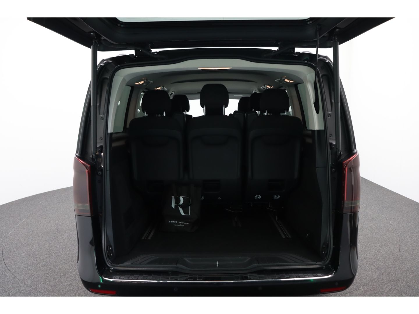 Fahrzeugabbildung Mercedes-Benz V 250 EDITION lang AHK LED Totwinkelassistent 3-