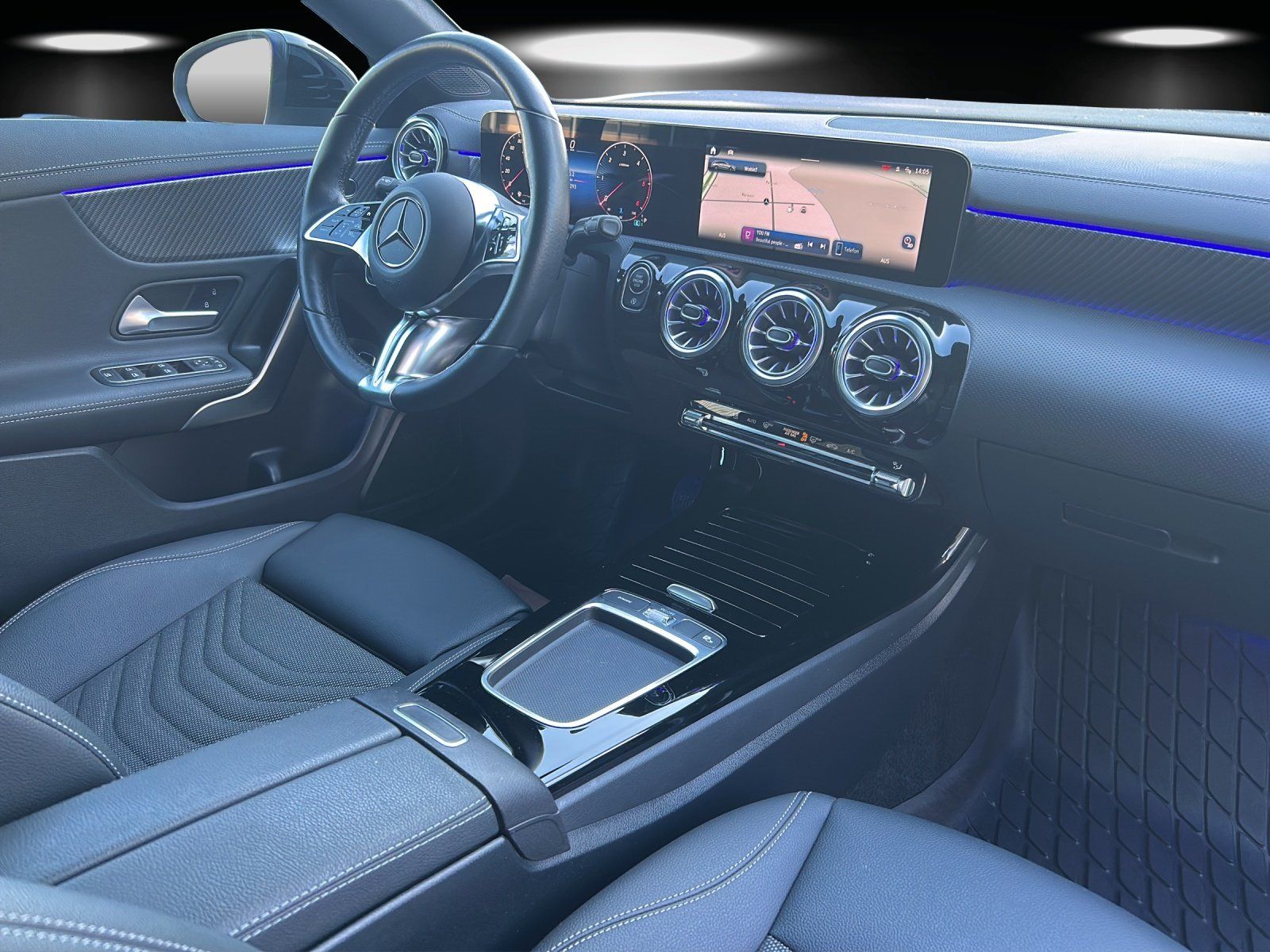 Fahrzeugabbildung Mercedes-Benz CLA220d SB Night DISTRO KeyGo AHK el.Heckkl MLED