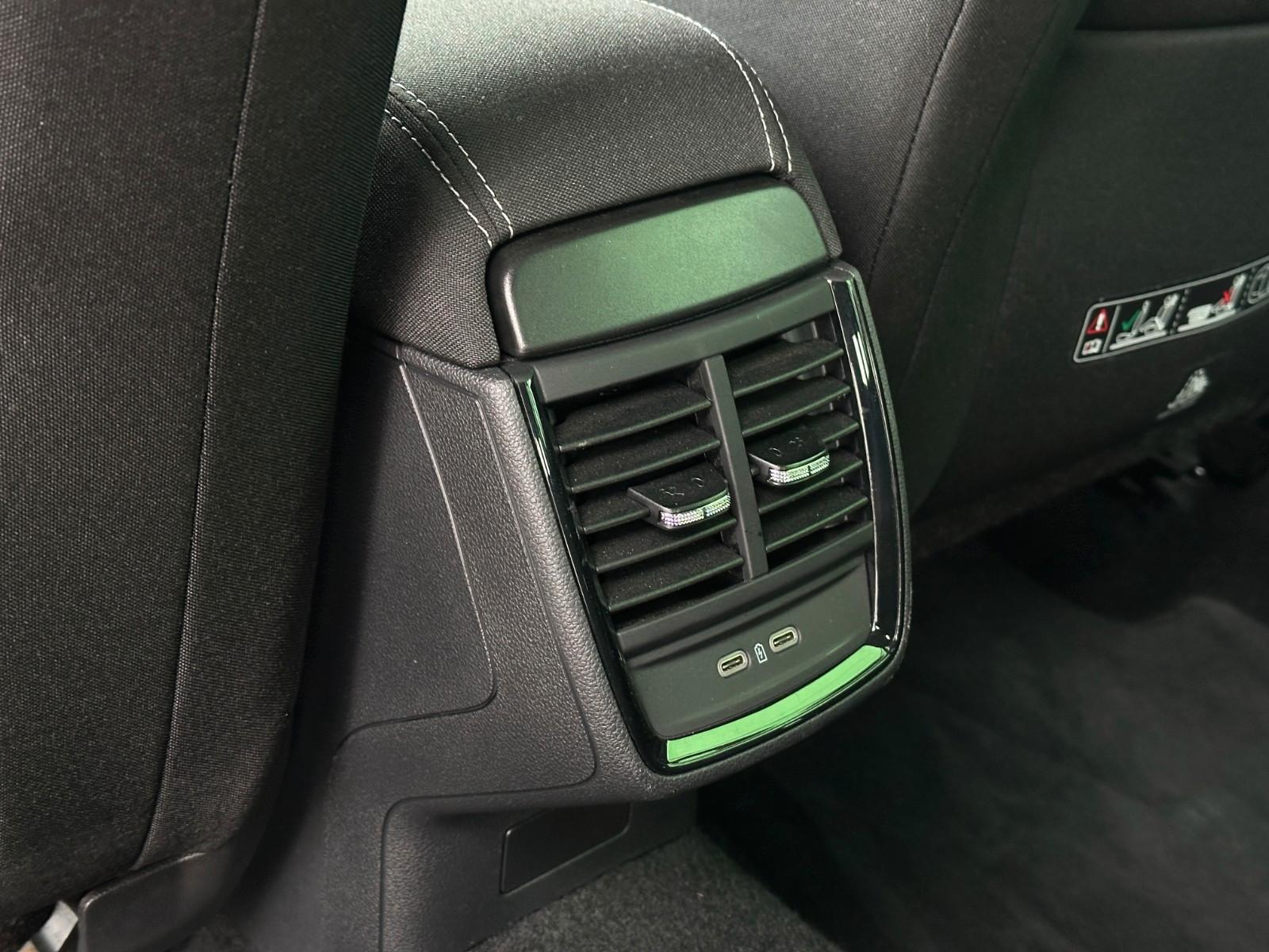 Skoda 110PS Ambition Climatronic Tempomat PDC/H LM16"