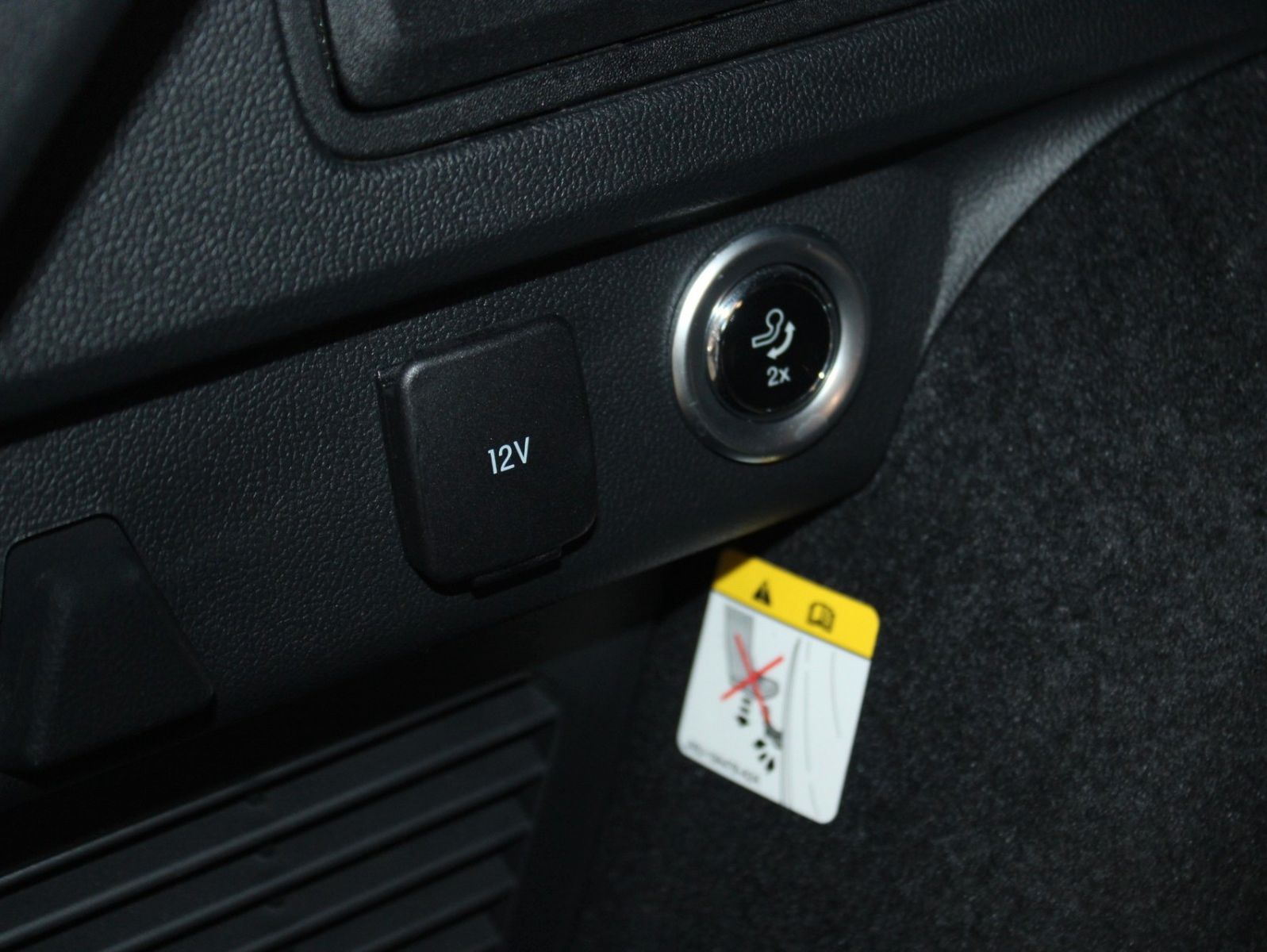 Fahrzeugabbildung Ford Kuga 2.5 PHEV ST-Line X Aut. AHK PANO ACC uvm.