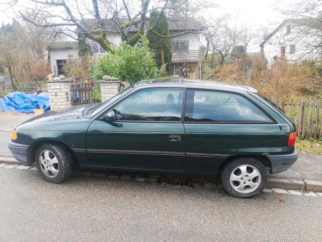 Opel Liebhaberstück Opel Astra f bj1994 an Bastler