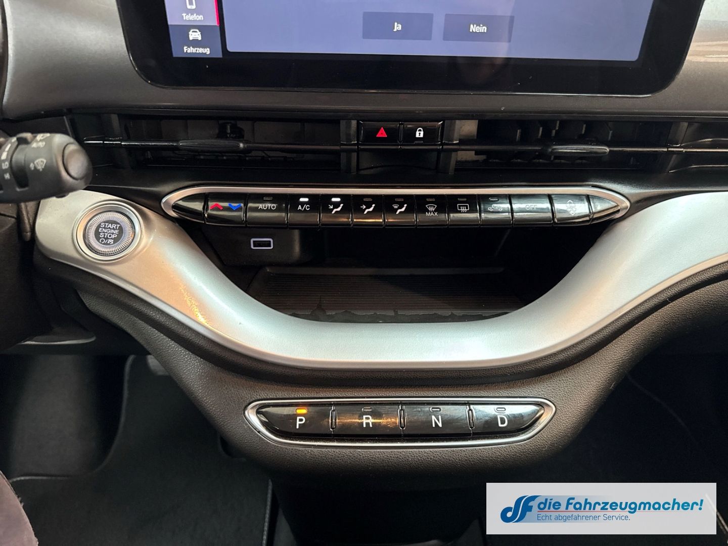 Fahrzeugabbildung Fiat 500 e Icon Navi Memory Sitze Apple CarPlay Andro