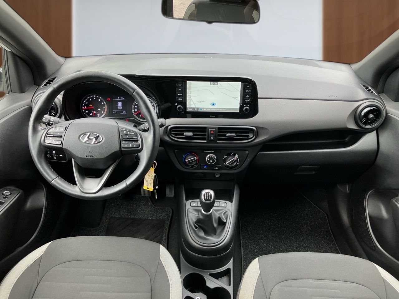 Fahrzeugabbildung Hyundai i10 CONNECT & GO *KAMERA*NAVI*SHZ*LHZ*DAB+RADIO*