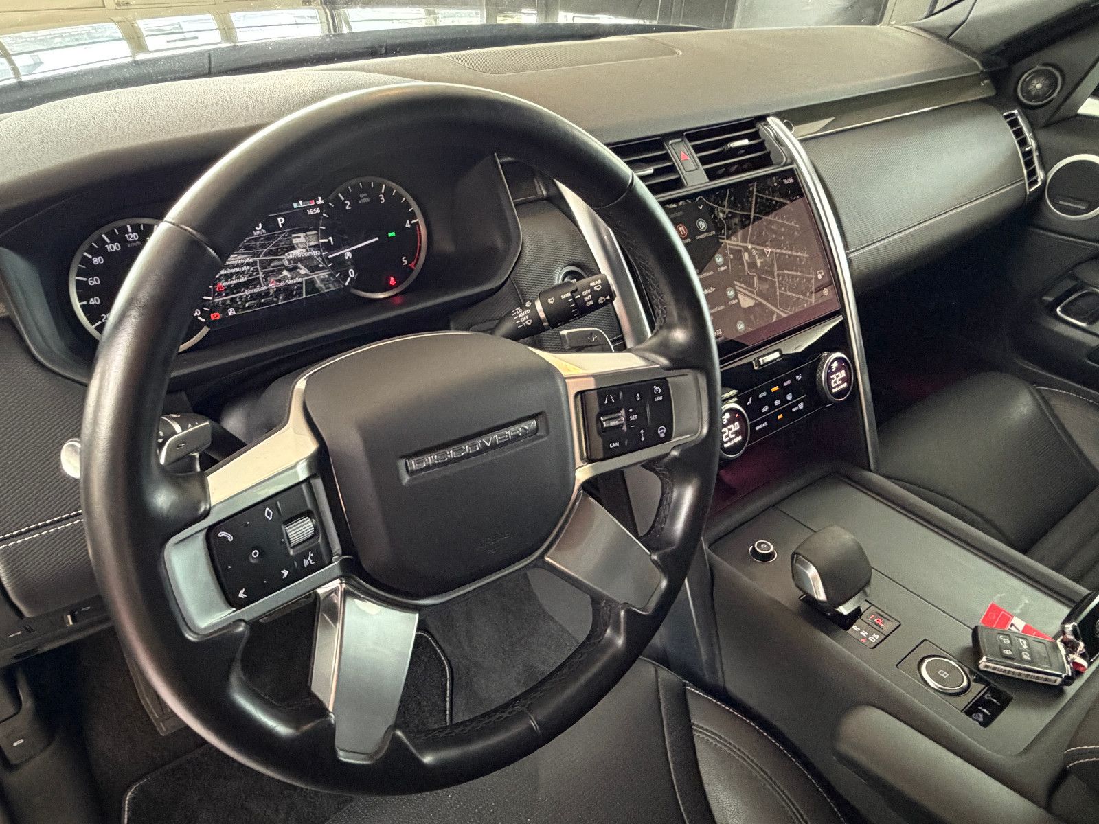 Fahrzeugabbildung Land Rover Discovery 5 R-Dynamic SE AWD/7-SITZER/360''KAM