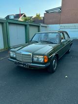 Mercedes-Benz Mercedes Benz 240d - Mercedes-Benz 240 mit Diesel-Antrieb: Limousine