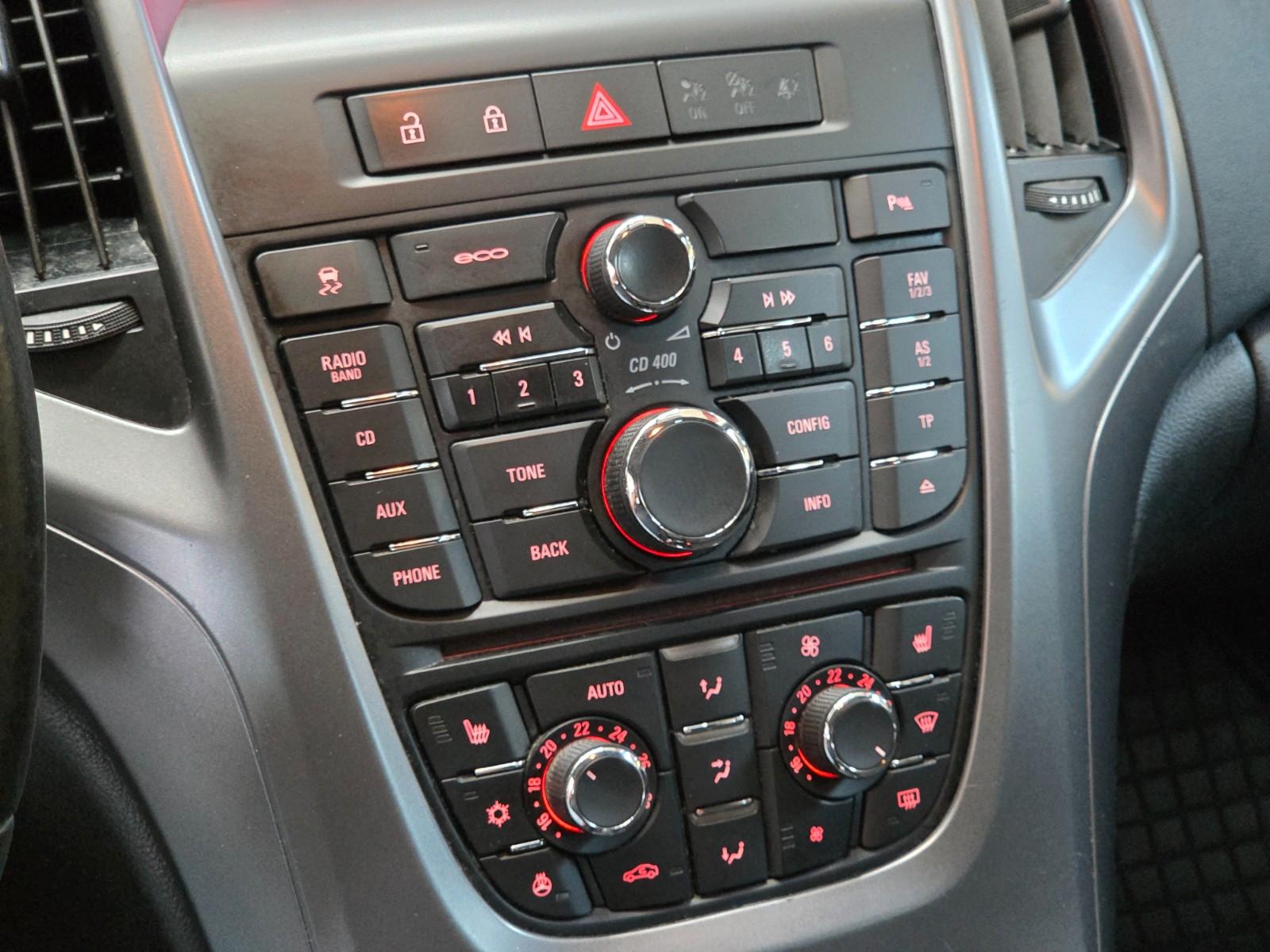 Opel Astra 2015 — фото 12