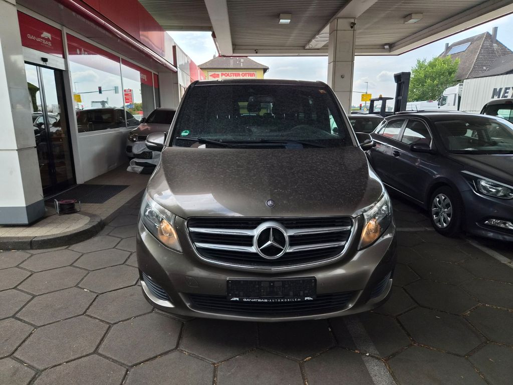 Mercedes-Benz V 220