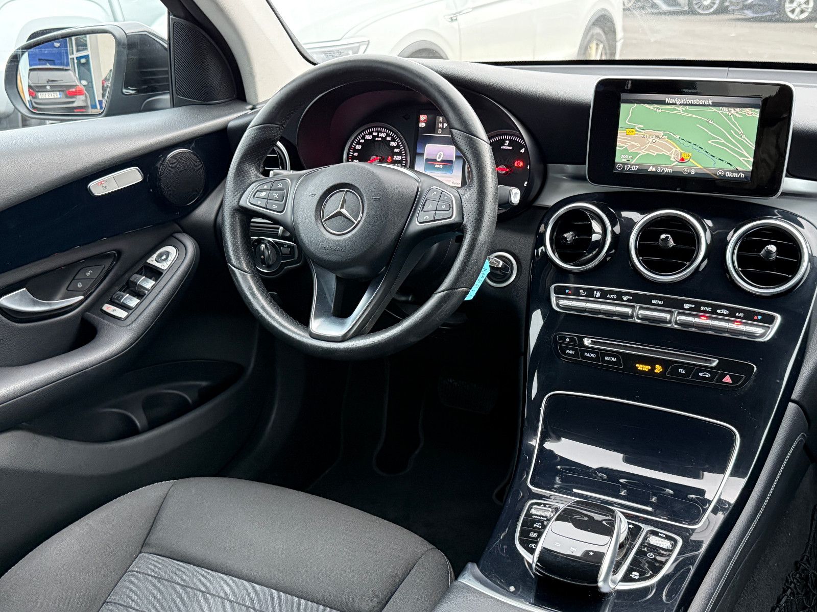 Fahrzeugabbildung Mercedes-Benz GLC 220d 4Matic 9G Exclusive GRA Nav LED SHZ PDC