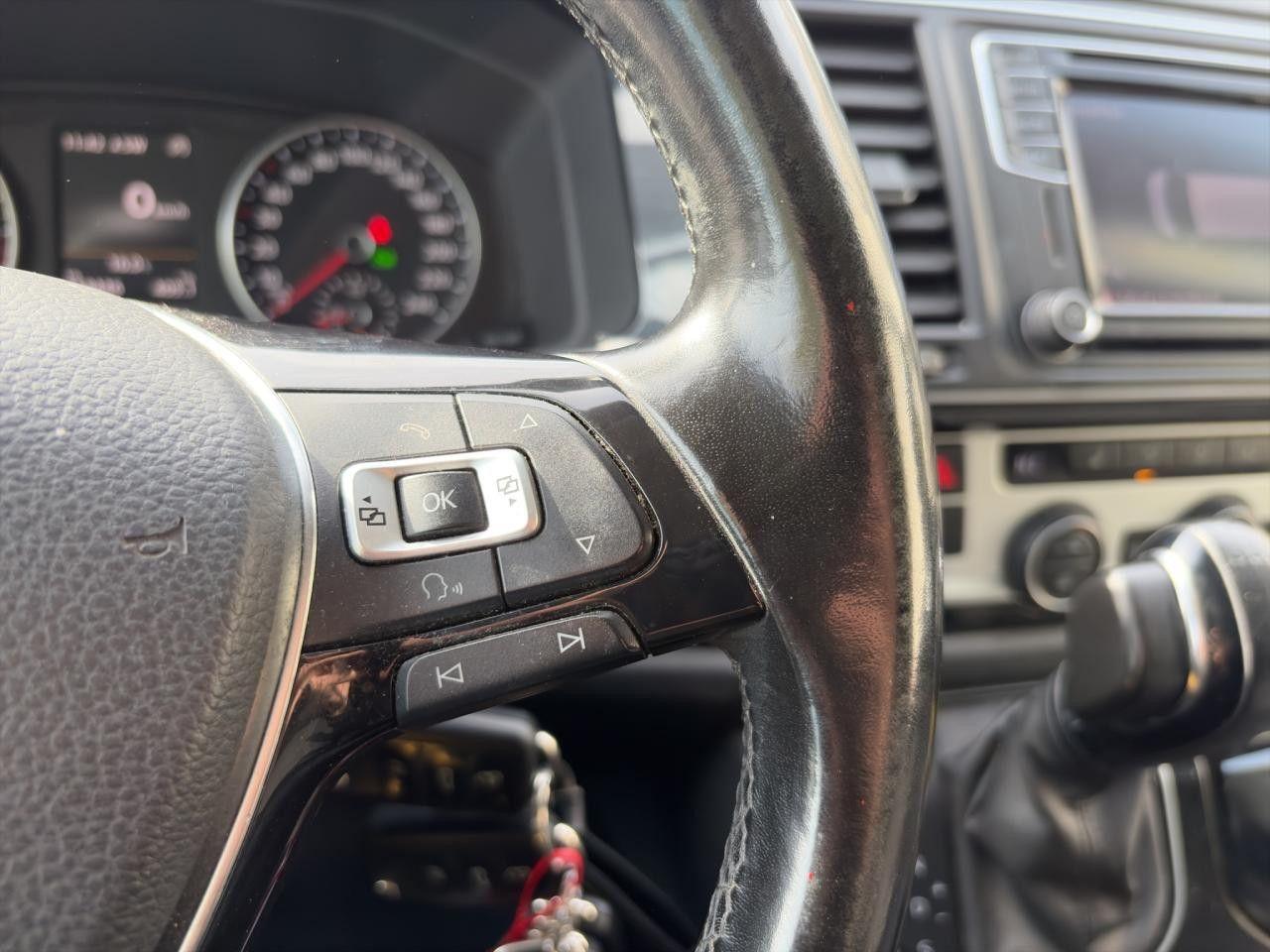 Volkswagen T6 Multivan langer Radstand DSG LED NAVI ACC