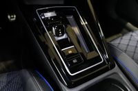 Volkswagen Golf VIII 2.0TSI DSG 4Motion R-Line Pano AHK DCC