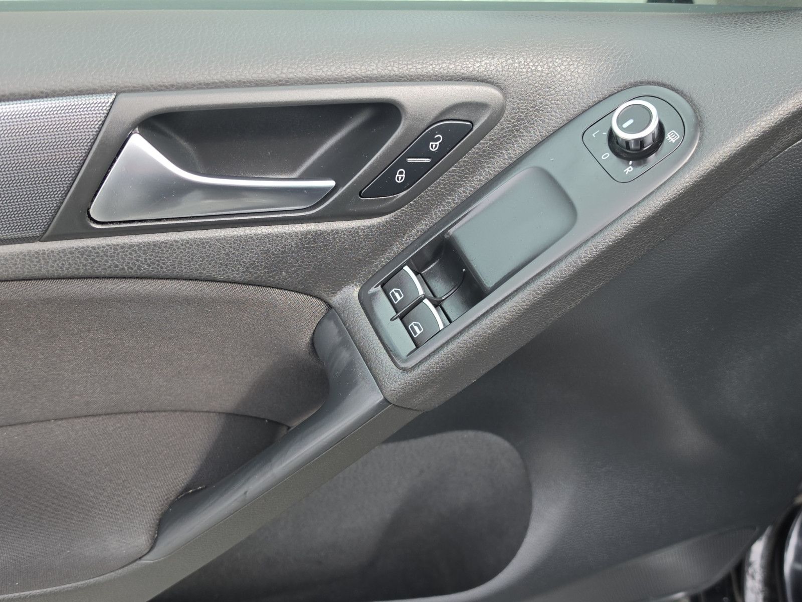 Fahrzeugabbildung Volkswagen Golf VI Style AUS 1.HAND SHZ PDC KLIMA TÜV NEU