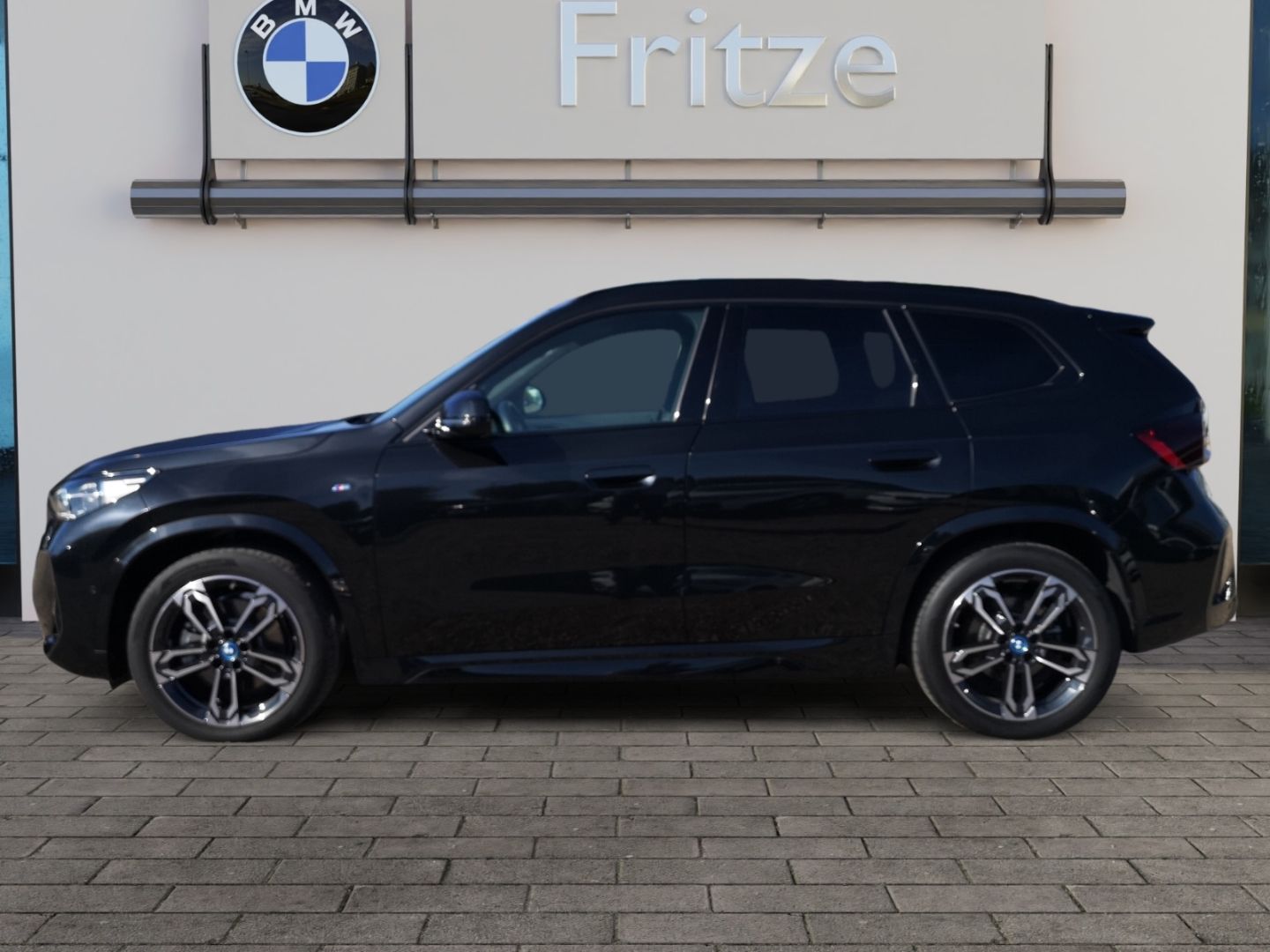 BMW iX1 xDrive 30 M Sport LED KLIMAAUTO NAVI SHZ PDC foto 3