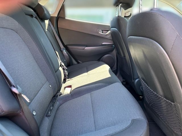 Fahrzeugabbildung Hyundai KONA Trend Elektro 2WD El. Panodach Navi Soundsy