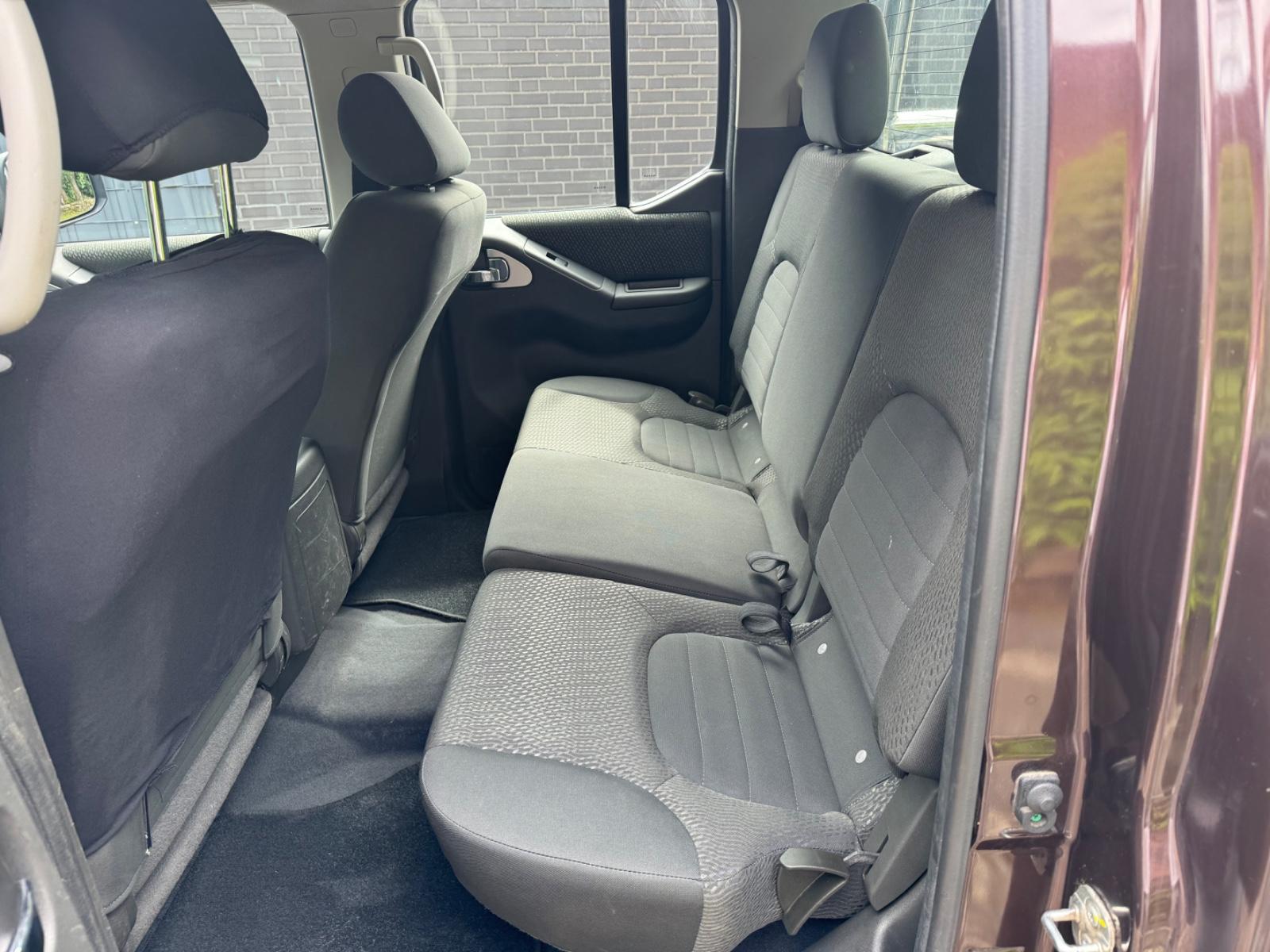 NISSAN NAVARA 2.5 dCi 190ch 4X4 - DOUBLE CAB - HARD-TOP - ATTELAGE - SIÈGES CHAUFFANTS - CLIM BIZONE