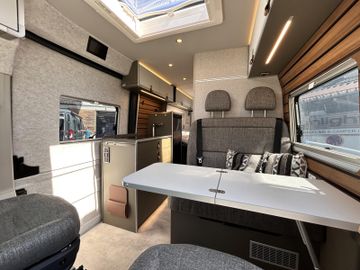 HYMER ERIBA HYMERCAR Yellowstone 640 SOLAR SKYVIEW LED