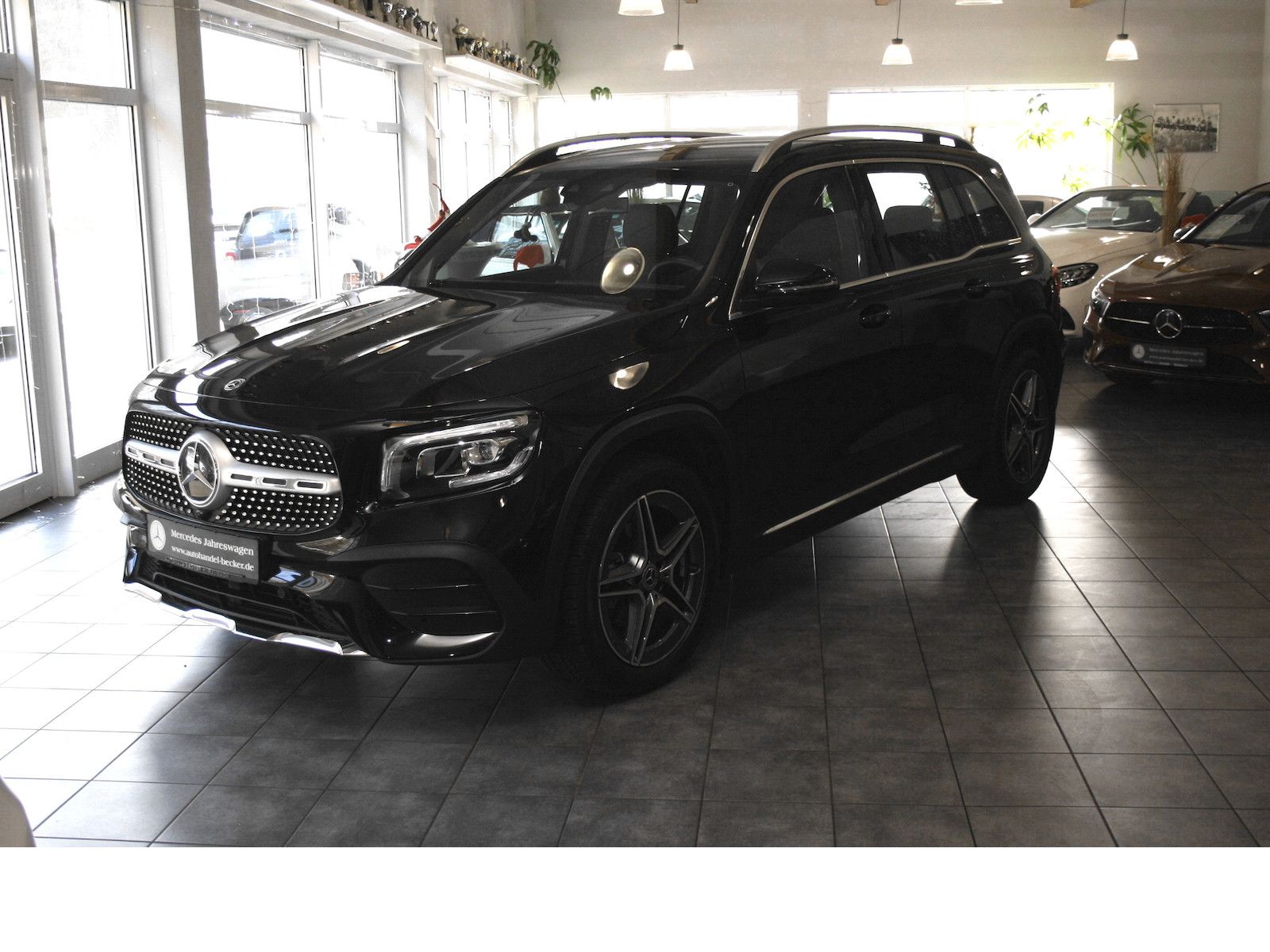 Fahrzeugabbildung Mercedes-Benz GLB 180 d AMG *Fondsitzbank verstellbar*MBUX*LED