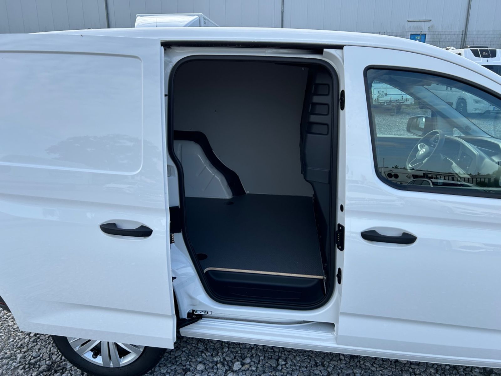 Fahrzeugabbildung Volkswagen Caddy Cargo 2,0 TDI   L1H1  Heck Flügeltüren