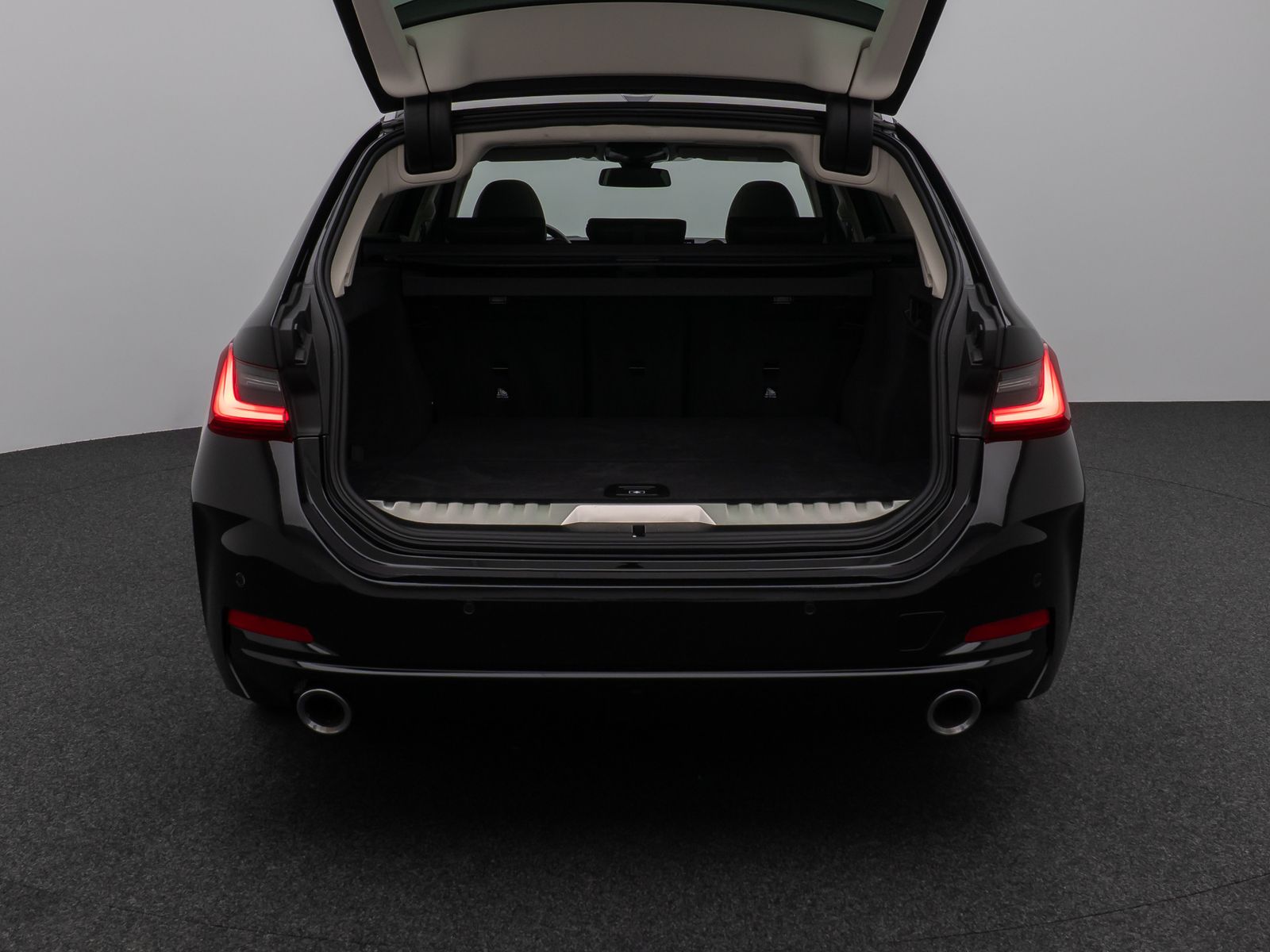 Fahrzeugabbildung BMW 330e xD Panoram Kamera HUD DAB H/K Stop&Go Sport