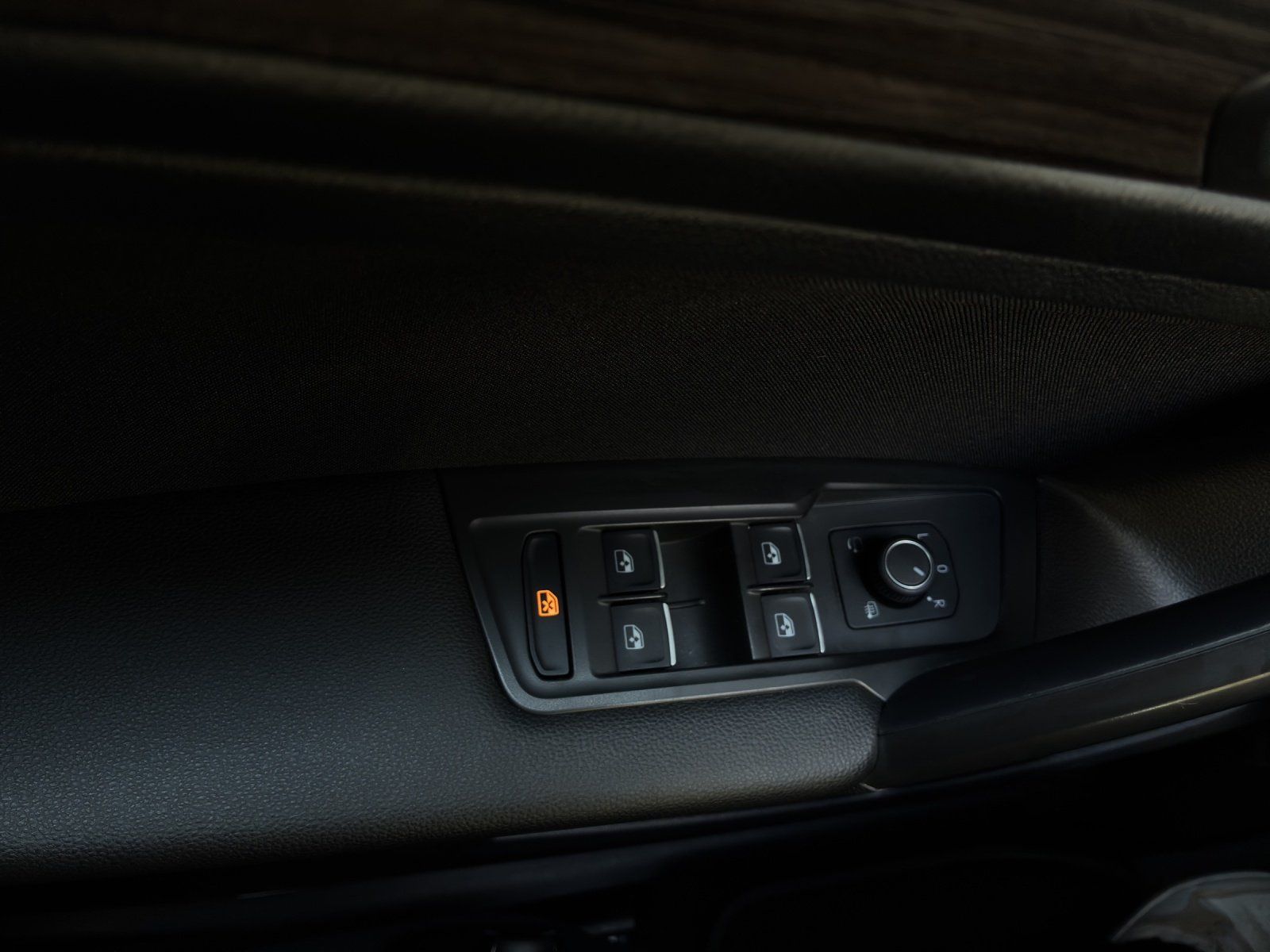 Fahrzeugabbildung Volkswagen Tiguan Allspace 2.0 TSI 4Motion Elegance 360,AHK