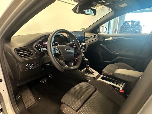 Fahrzeugabbildung Ford Focus Turnier ST-Line Navi Sound-B&O LED ACC