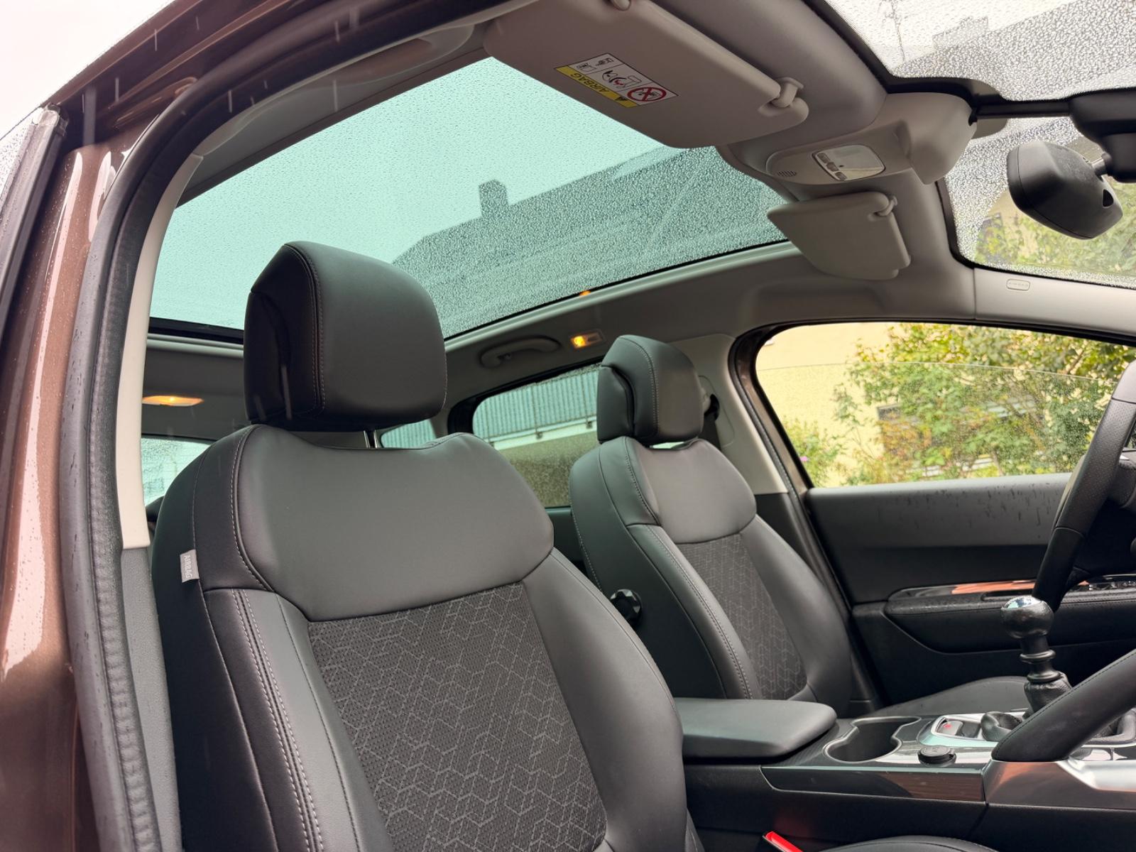 Peugeot 3008 Allure 1.6 16V Turbo Navi / Pano / Xenon