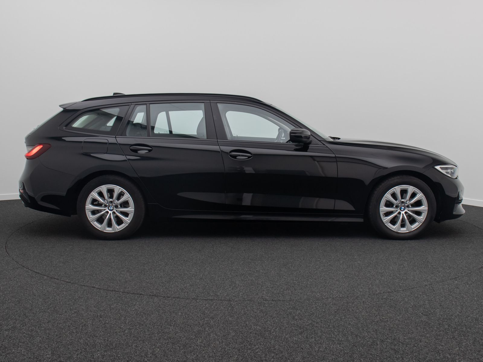 Fahrzeugabbildung BMW 320d DAB HiFi PDC Alarm Sport Geschwindigkeitsre