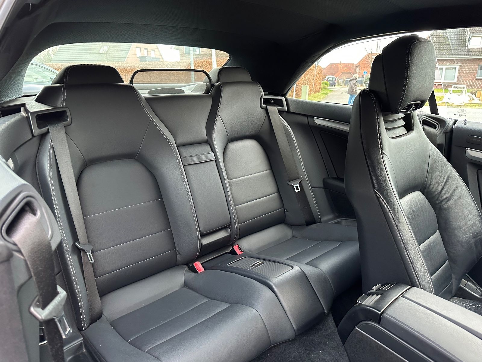 Fahrzeugabbildung Mercedes-Benz E 220 CDI Cabrio AMG BiXenon/AirScarf/Navi/Leder