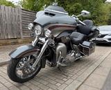 Harley-Davidson FLHTKSE Ultra Limited CVO Streaming Eagle 