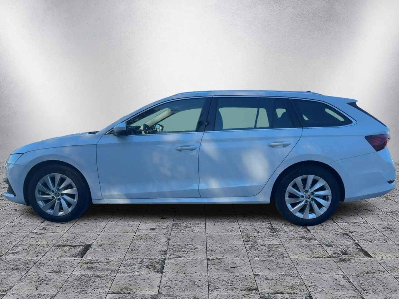 Skoda Octavia Combi 1.5 e-TEC imagem 3