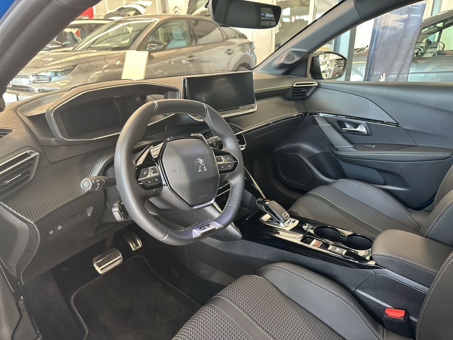 Fahrzeugabbildung Peugeot 208 GT 1.2 PureTech 130 EAT Panorama Navi ACC